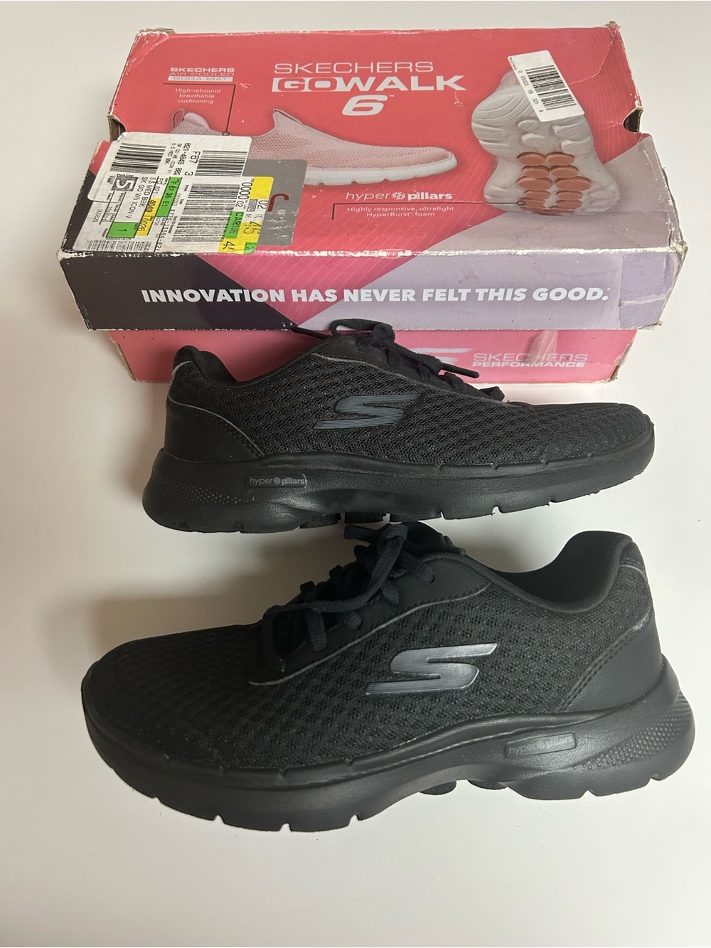 Skechers GO WALK 6 Iconic vision Black Lace-Up Sneakers with hyper pillars